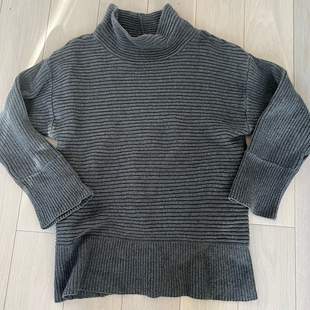 Vince Camuto Grey Ribbed Sweater